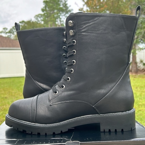 . New Torrid Disney Mickey combat boots - Picture 3 of 16